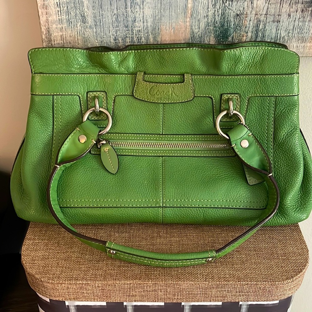 Coach pebbled leather shoulder bag purse